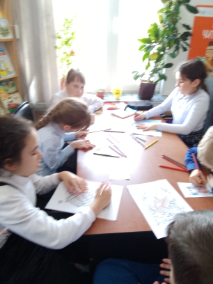 Подрастаю с книжкой я