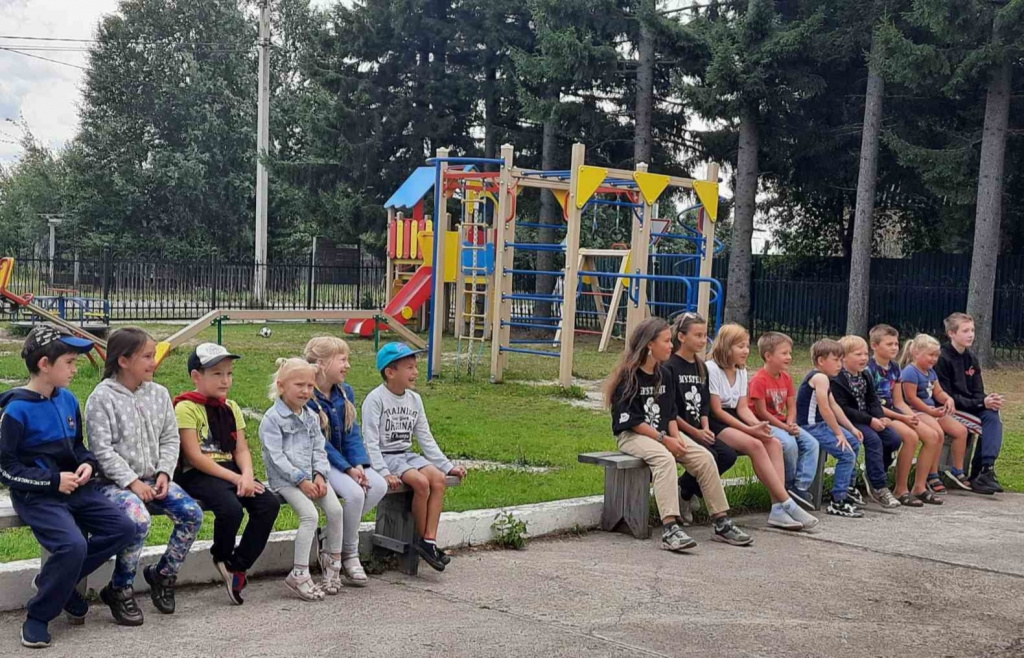0JRJZ59tL_E.jpg