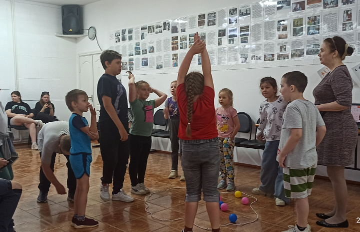 «От улыбки всем светлей»