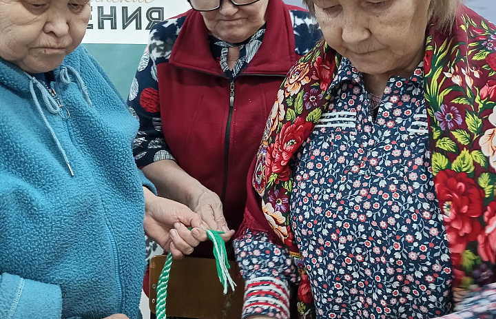 Семинар по плетению хантыйского пояса